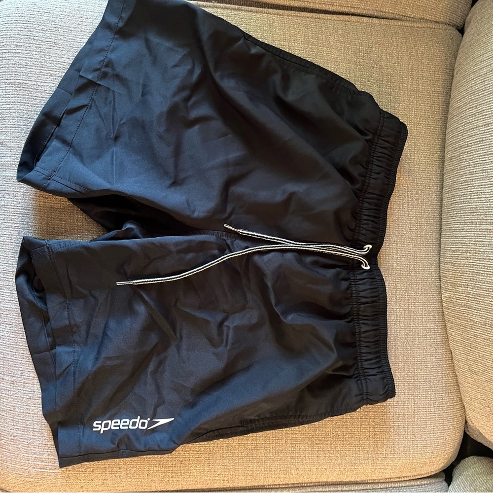 *LOT: 2 pairs men’s swim trunks*  Speedo & Kirkland